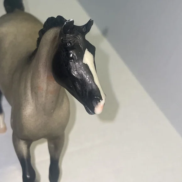 Breyer horse blue roan quarter horse - Picture 8 of 10